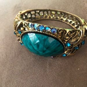 Large jewel bracelet